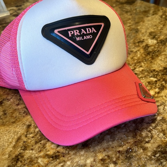 Pink white prada hat - Picture 4 of 5
